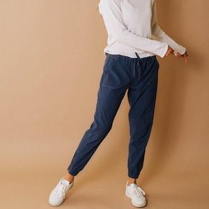 ISO: Albion Fit Indigo/Navy Jetsetters SMALL